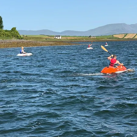 Hébergement de vacances Private Island Sleeps 22 With Hot Tub Westport